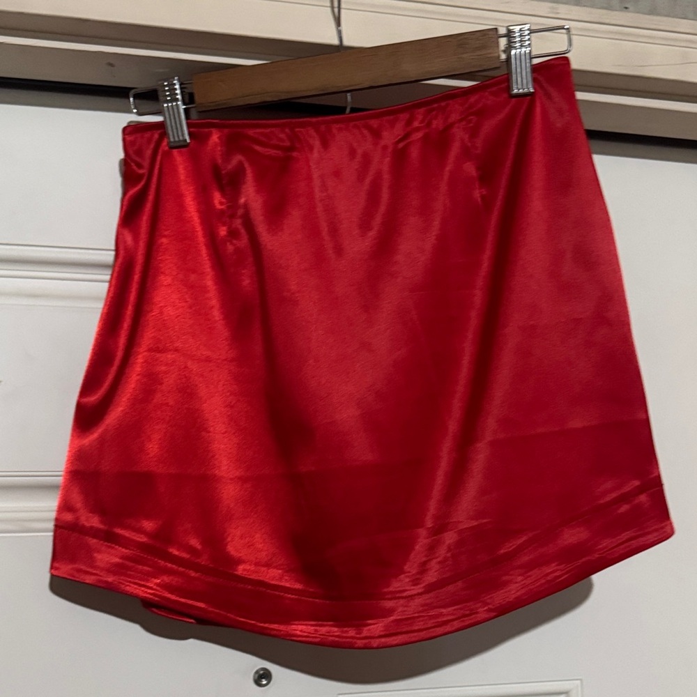 Chic Scarlet Satin Mini Skirt